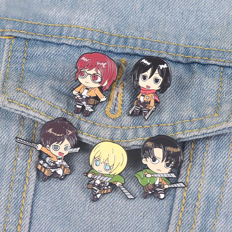 Attack on Titan Chibi Enamel P - Levi Jewelry & Watches Inc 评论和价格