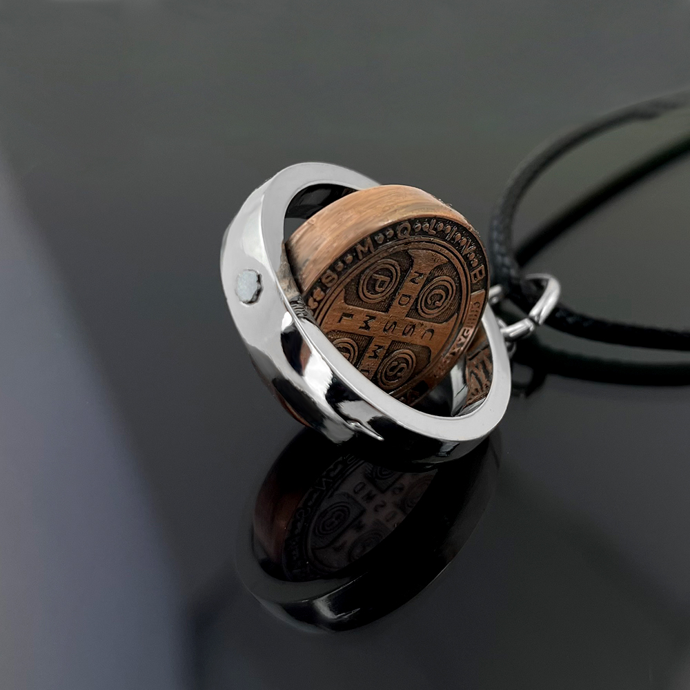 New St Benedict Medal Necklace - Jewelry & Watches Sp Zo O 评论和价格